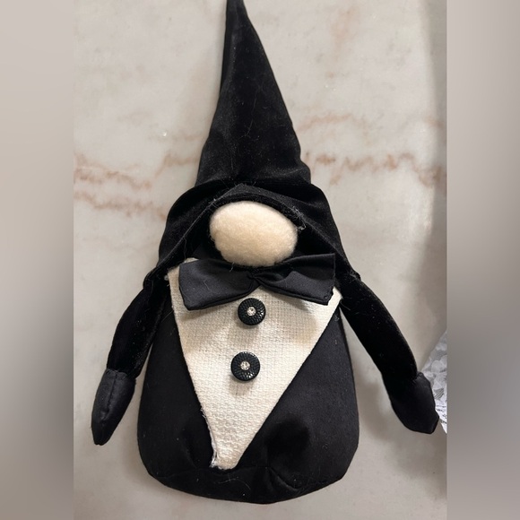 Handmade Bride And Groom Beanbag Wedding Day Gnomes Tuxedo Wedding Gown - Picture 2 of 9